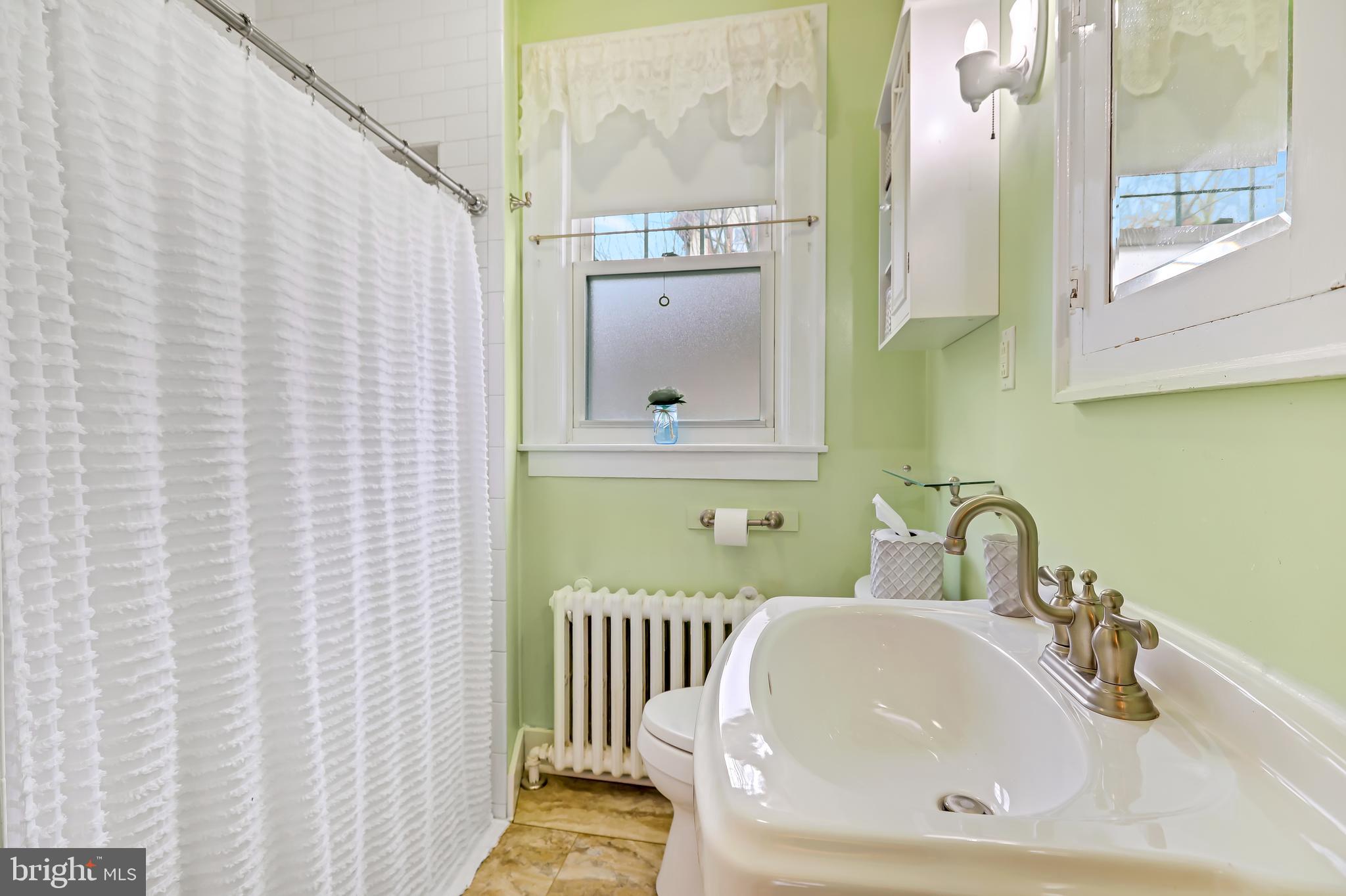 803 Buckingham Road Cumberland, MD 21502 - Photo 20 of 31 Main Bath has been renovated BEAUTIFULLY!
