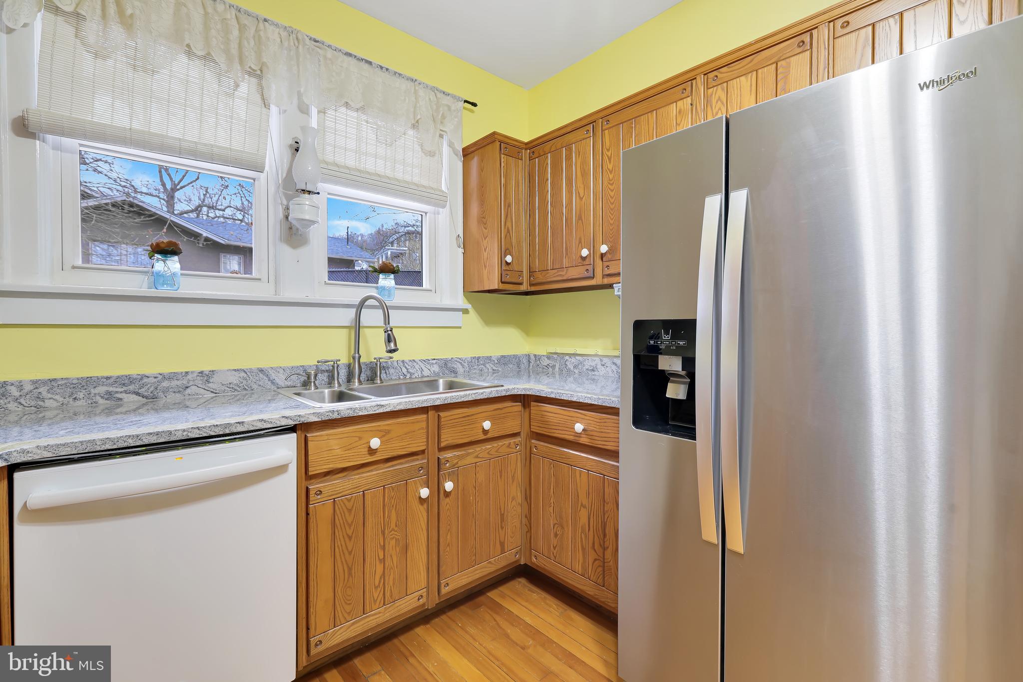 803 Buckingham Road Cumberland, MD 21502 - Photo 9 of 31 Updated Appliances and Granite Counter-tops!