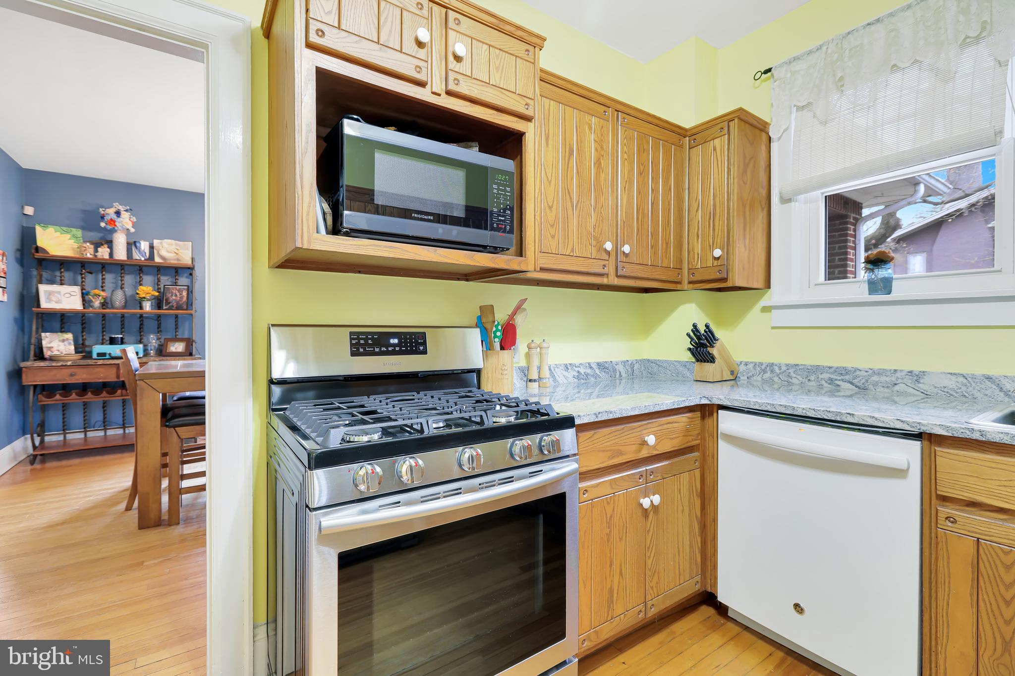 803 Buckingham Road Cumberland, MD 21502 - Photo 10 of 31 Gas Range!