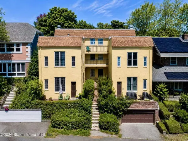 $1,595,000 | 48 Tompkins Circle | Ward Hill