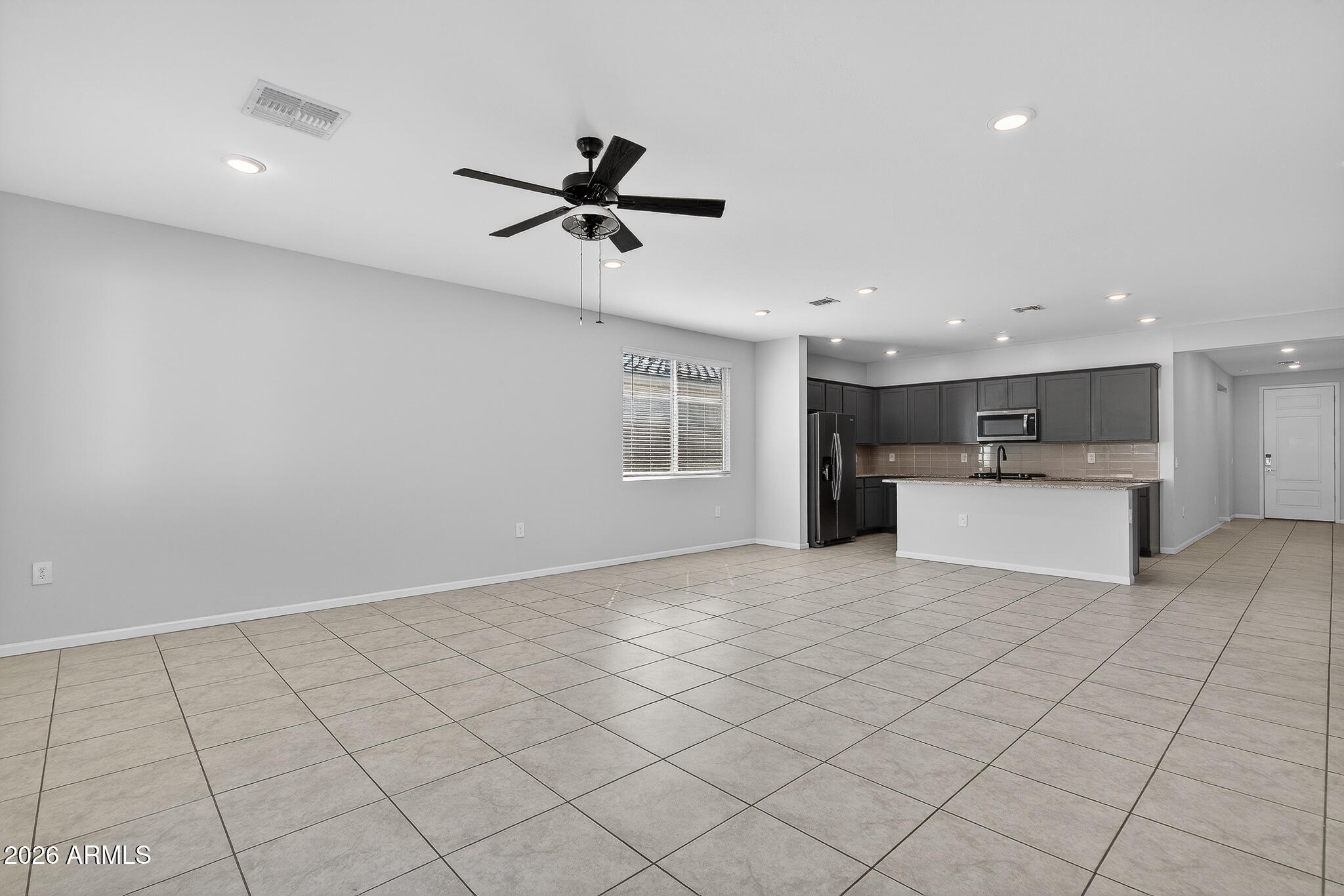 17768 West Raymond Street Goodyear, AZ 85338 - Photo 10 of 38 6) GREAT ROOM