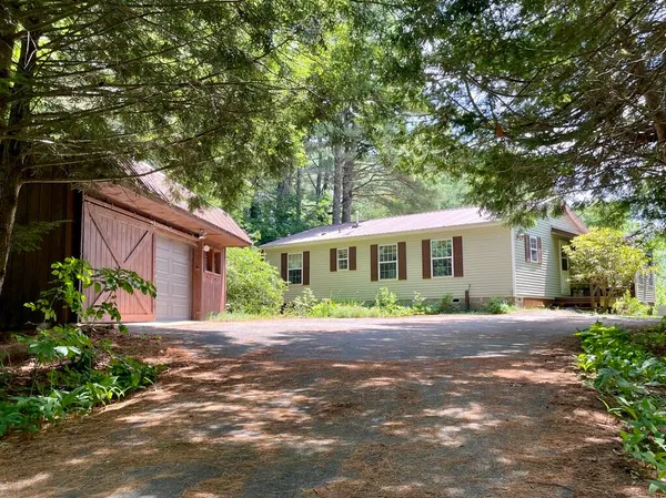 $389,000 | 27 Meadowlark Lane, Lincolnville, ME 04849