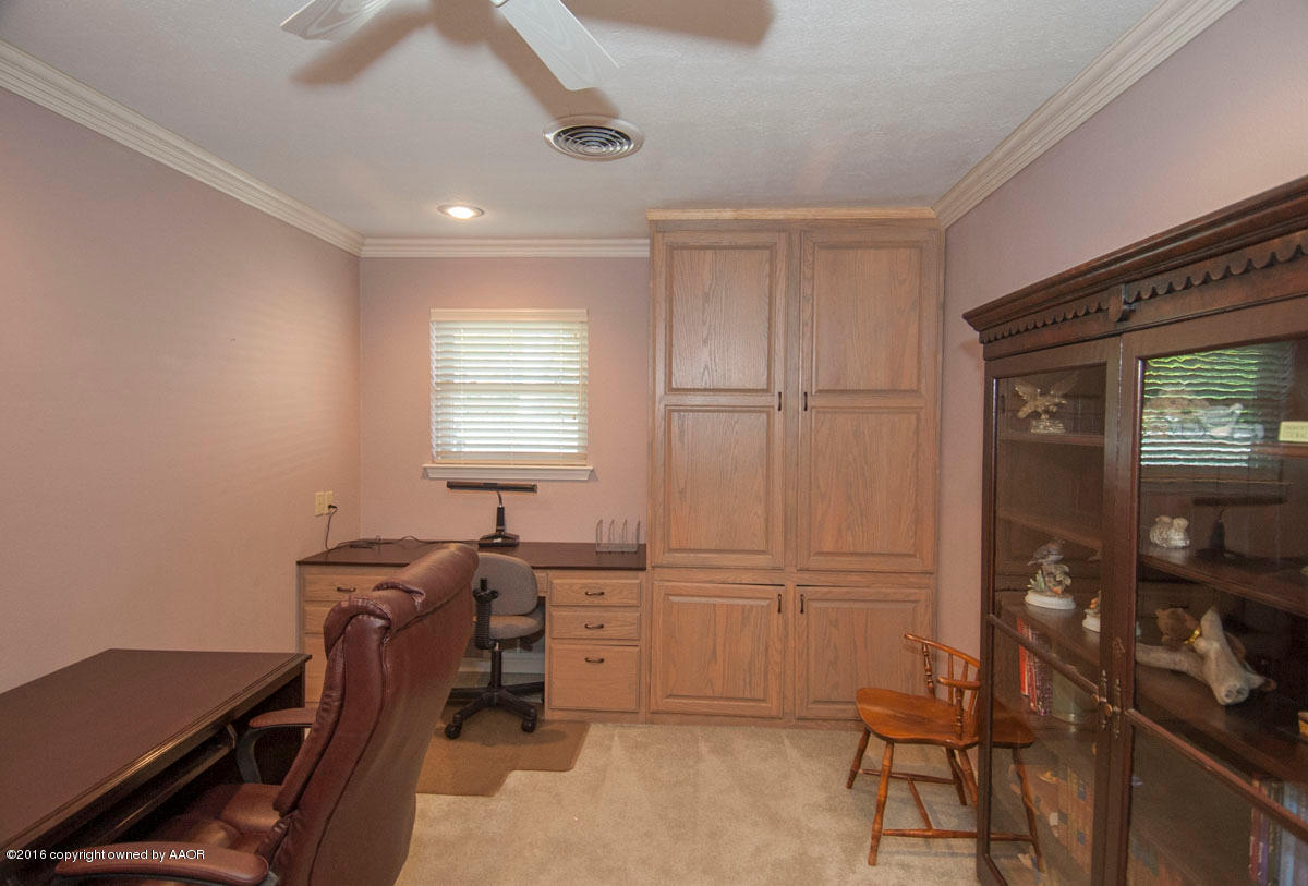 6201 Elmhurst Road Amarillo, TX 79106 - Photo 24 of 35 BEDROOM 4 VIEW 2