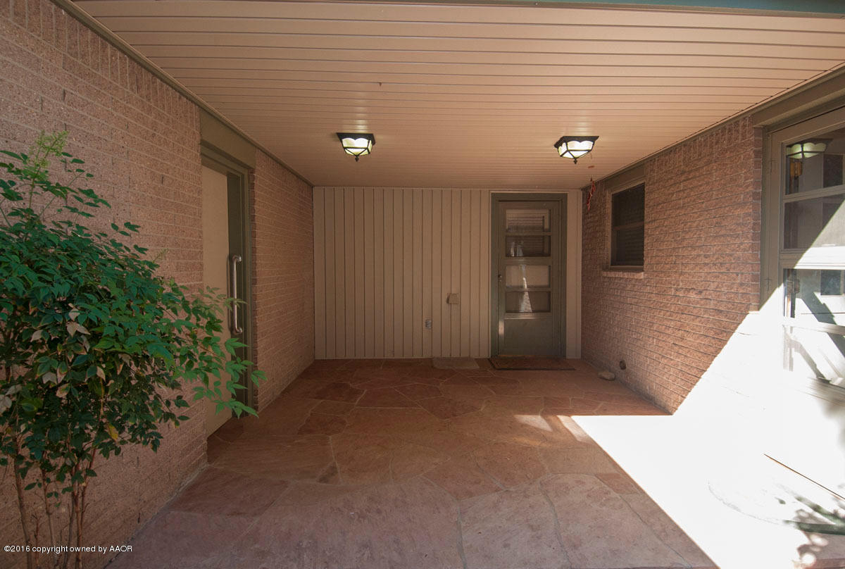 6201 Elmhurst Road Amarillo, TX 79106 - Photo 28 of 35 PATIO VIEW 1