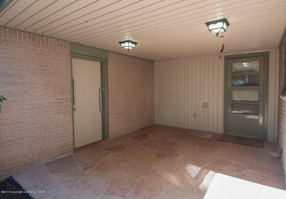 6201 Elmhurst Road Amarillo, TX 79106 - Photo 29 of 35 PATIO VIEW 2