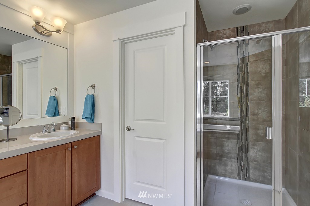 4424 185th Place Southeast Bothell, WA 98012 - Photo 10 of 25 Gallery Image 10