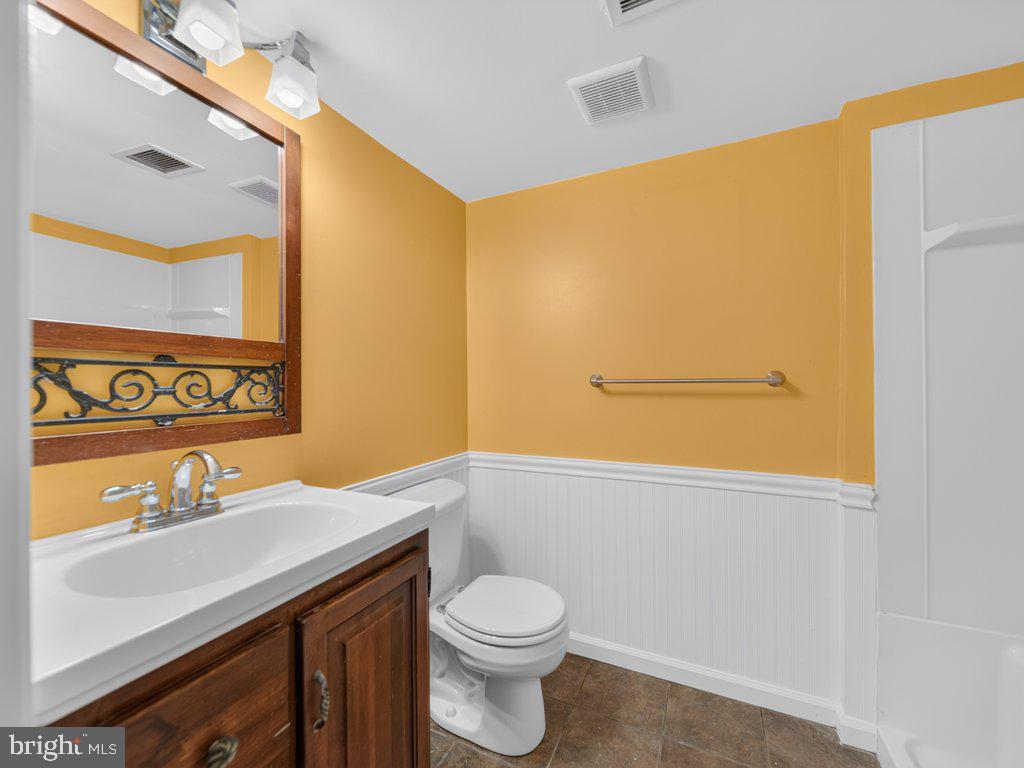 2903 Ivy Bridge Road, Unit N Fort Washington, MD 20744 - Photo 45 of 53 Third full bathroom