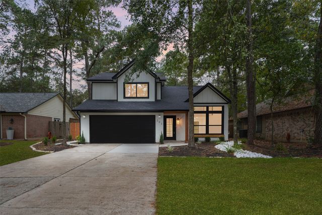 $589,000 | 203 South Pathfinders Circle, The Woodlands, TX 77381