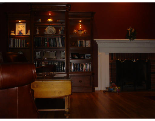 17 Woodmere Road Framingham, MA 01701 - Photo 4 of 5 Gallery Image 4