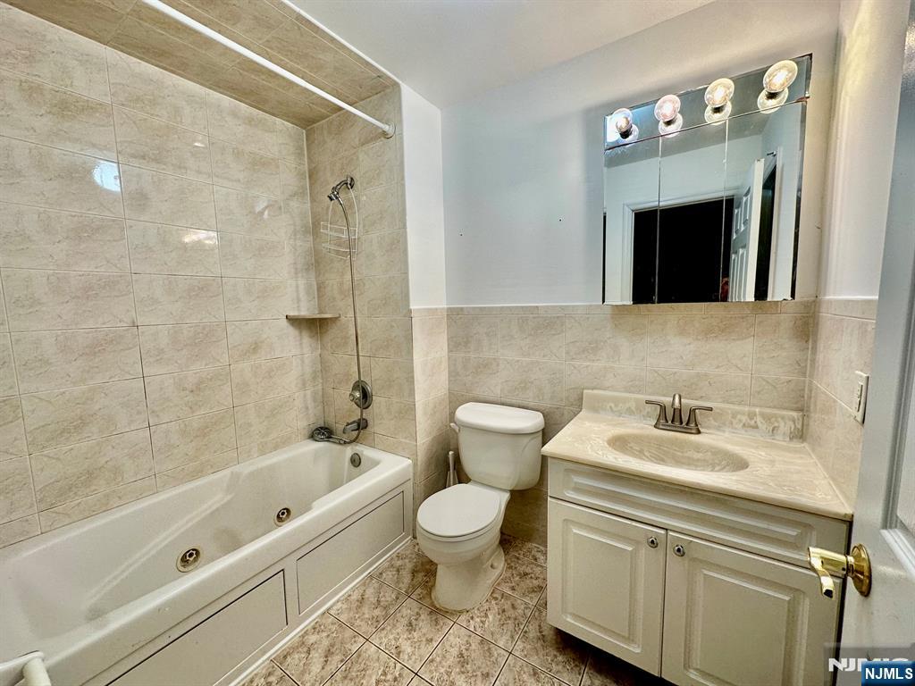 656 Day Avenue, Unit 2 Ridgefield, NJ 07657 - Photo 10 of 16