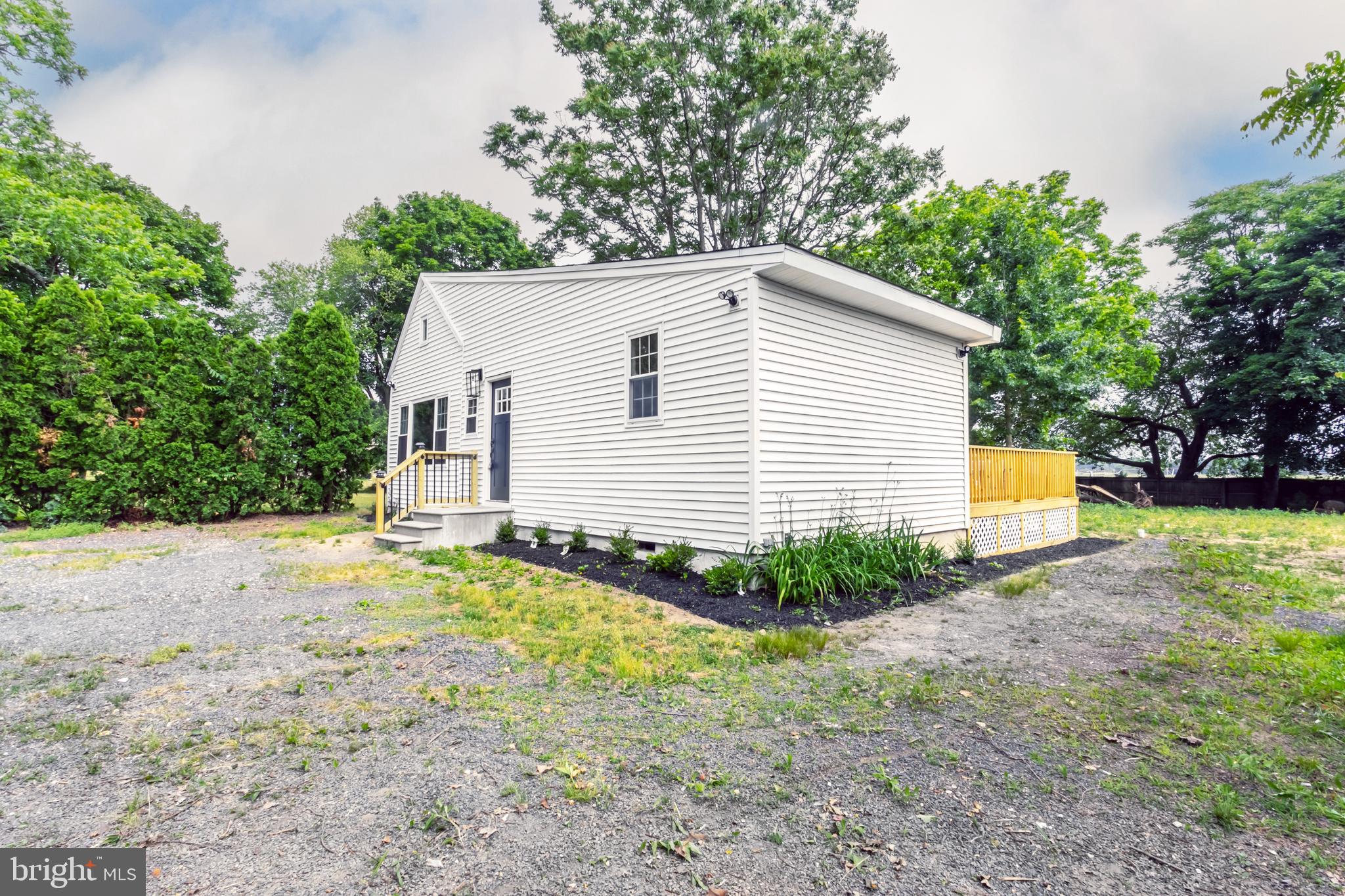 228 Almond Road Elmer, NJ 08318 - Photo 2 of 33 Gallery Image 2