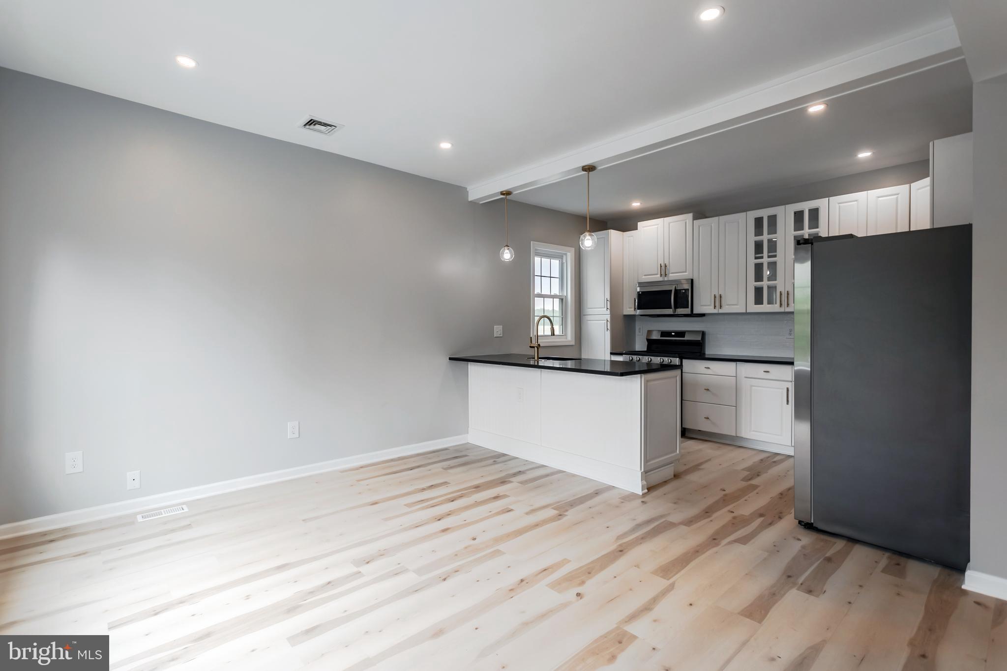 228 Almond Road Elmer, NJ 08318 - Photo 6 of 33 Gallery Image 6