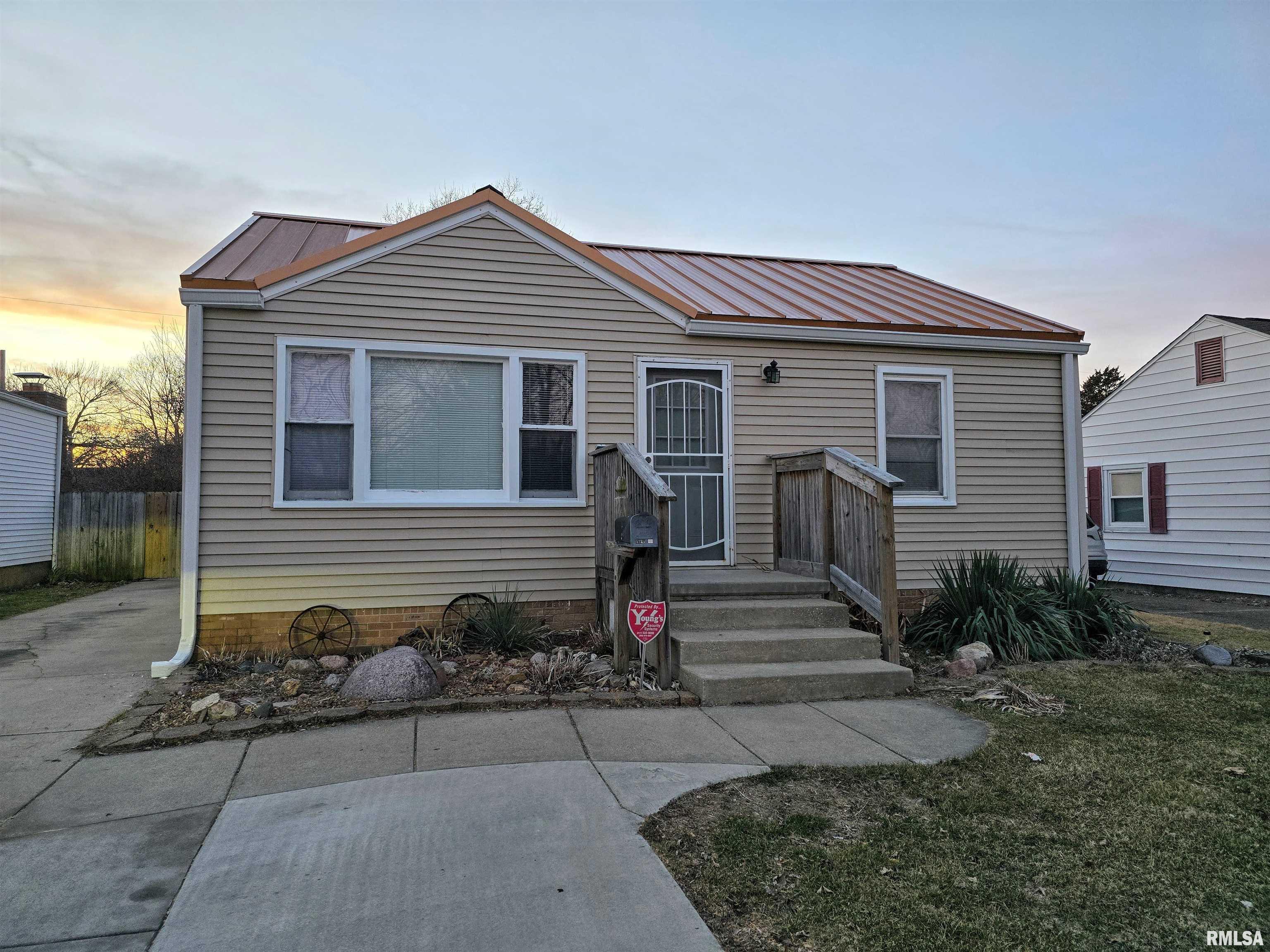 1721 North 22nd Street Springfield, IL 62702 - Photo 1 of 30