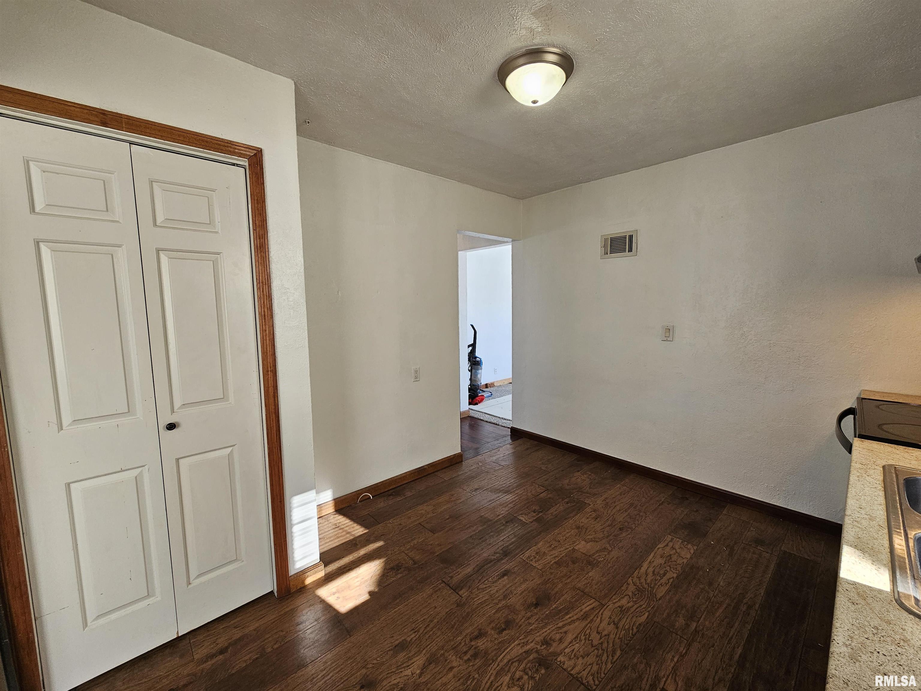 1721 North 22nd Street Springfield, IL 62702 - Photo 12 of 30