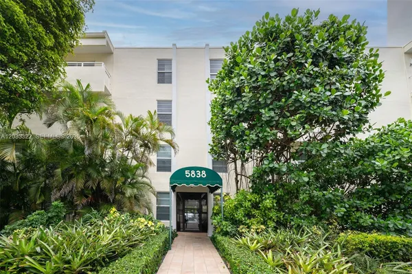 $3,500 | 5838 Southwest 74th Terrace, Unit 101, South Miami, FL 33143