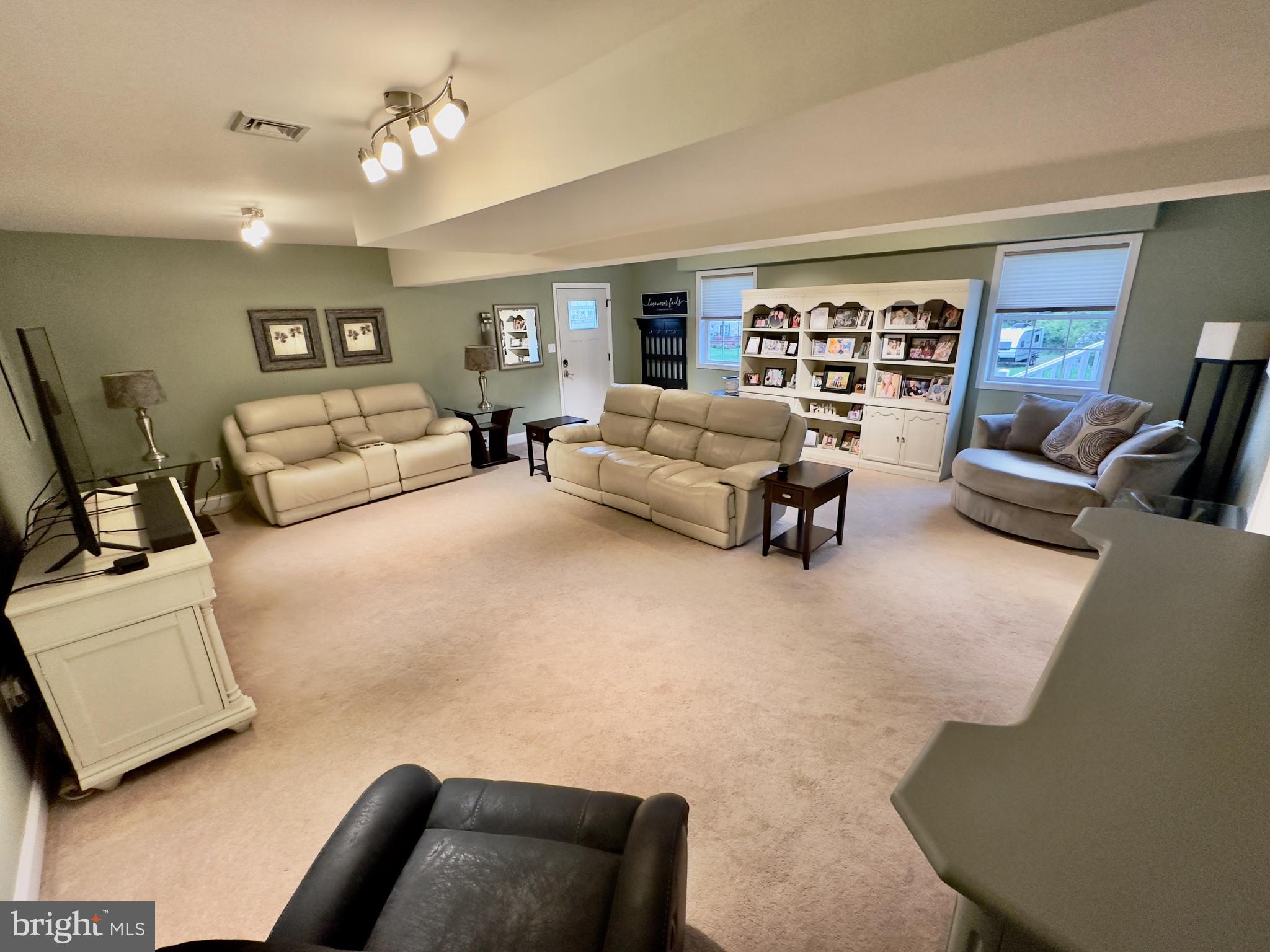 9 Hickory Road Carlisle, PA 17015 - Photo 12 of 22 Gallery Image 12