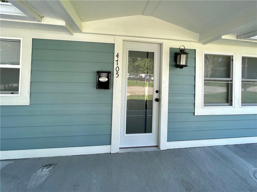 4705 Ribble Road Indianapolis, IN 46218 - Photo 3 of 15 Gallery Image 3