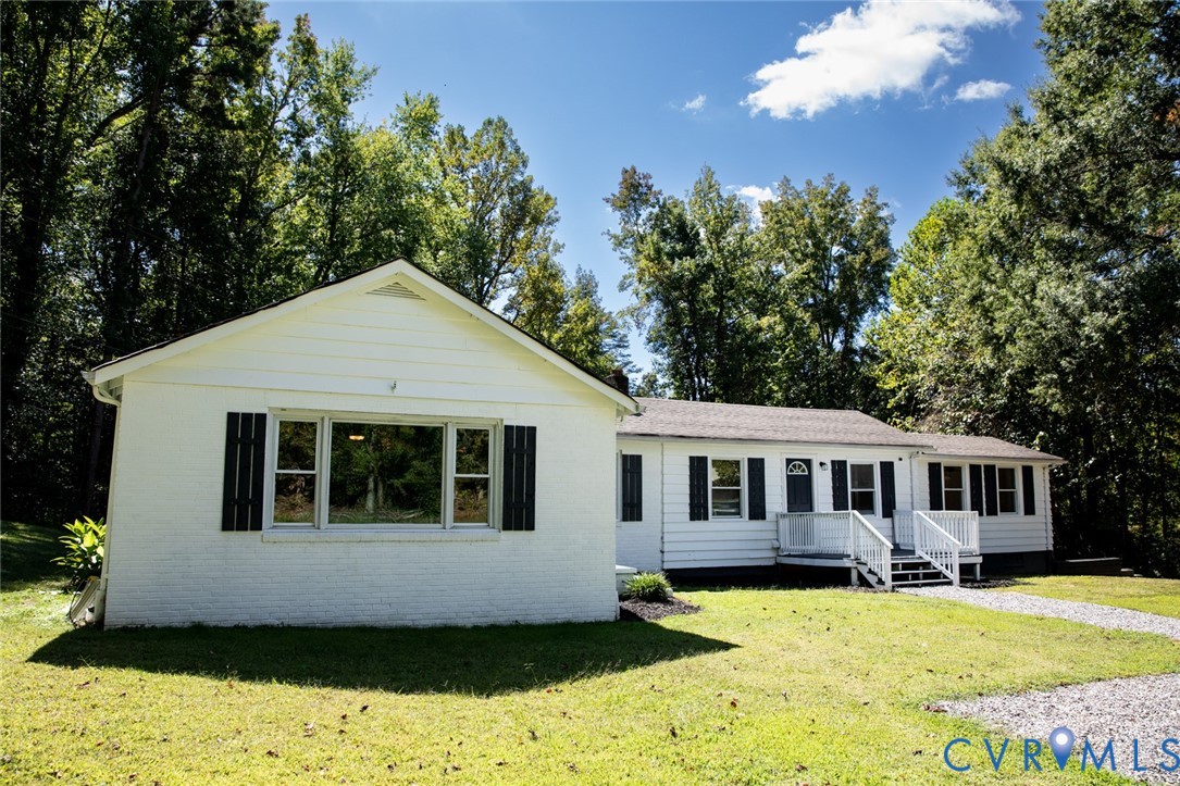 3153 West 3rd Street Farmville, VA 23901 - Photo 61 of 63 a front view of a house with a yard