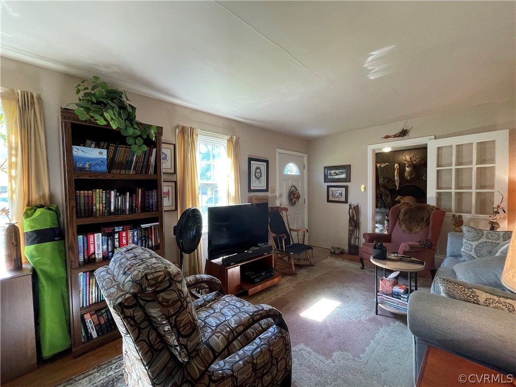 1208 Santa Anna Road Henrico, VA 23229 - Photo 5 of 33 Gallery Image 5