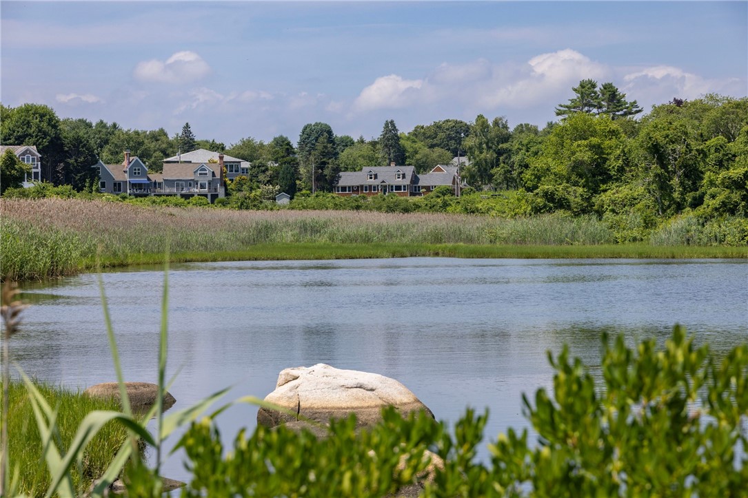 58 Chapman Road Westerly, RI 02891 - Photo 6 of 50