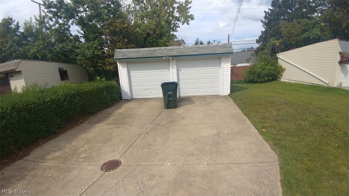 4197 Verona Road Cleveland, OH 44121 - Photo 4 of 34