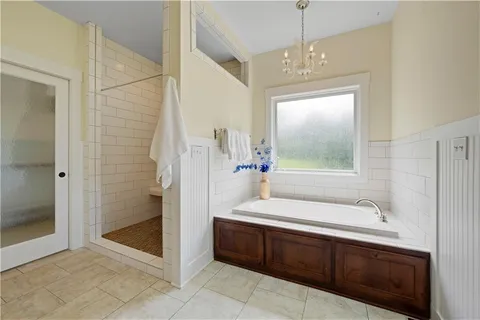 $945,000 | 30424 West 271st Street, Paola, KS 66071