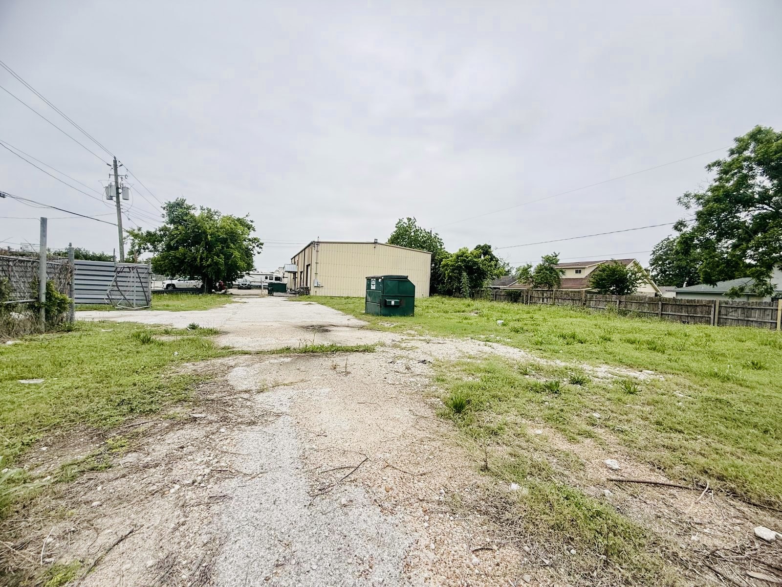 3910 Anderson Road Houston, TX 77053 - Photo 2 of 9