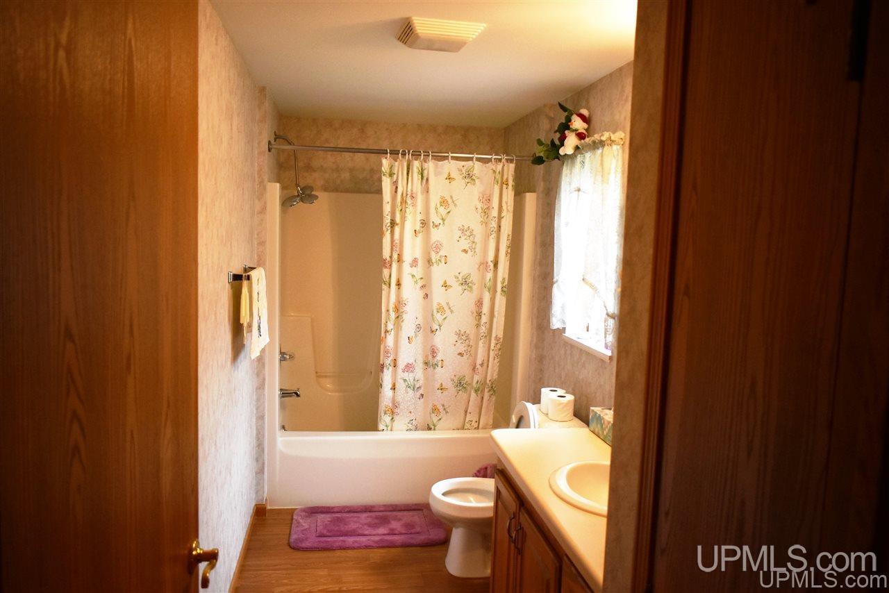 4687 12th Road Escanaba, MI 49829 - Photo 25 of 28