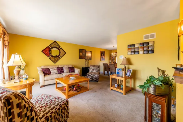 $220,000 | 17044 Louis Avenue, South Holland, IL 60473