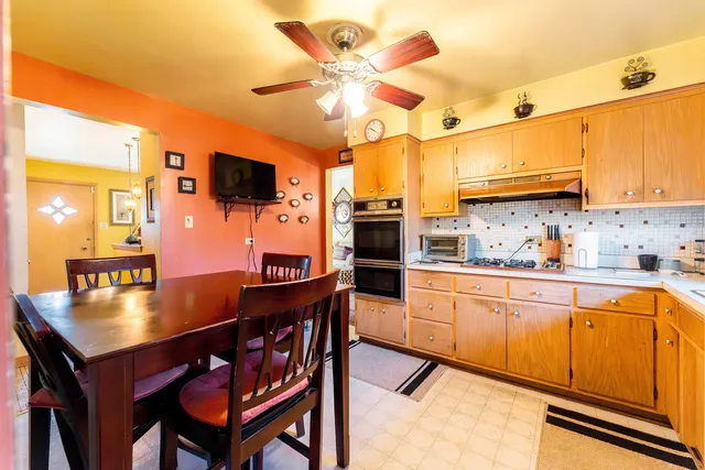 $220,000 | 17044 Louis Avenue, South Holland, IL 60473