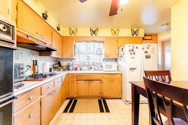 $220,000 | 17044 Louis Avenue, South Holland, IL 60473