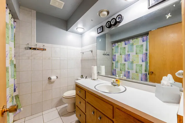 $220,000 | 17044 Louis Avenue, South Holland, IL 60473