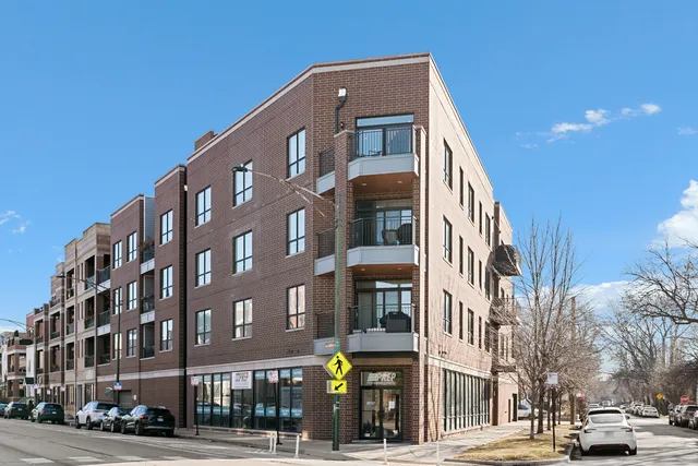 $560,000 | 3047 North Oakley Avenue, Unit 206, Chicago, IL 60618