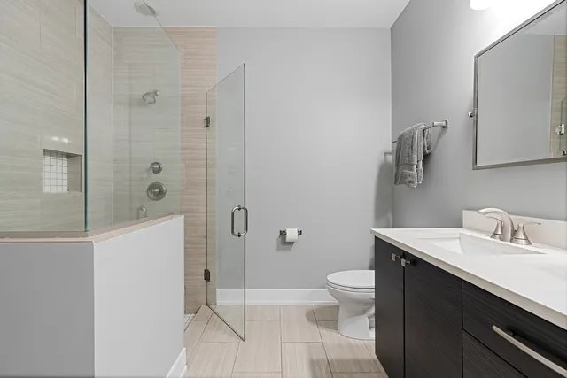 $560,000 | 3047 North Oakley Avenue, Unit 206, Chicago, IL 60618