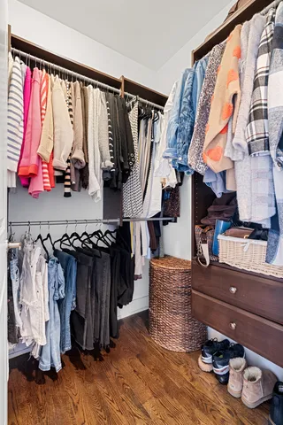 $560,000 | 3047 North Oakley Avenue, Unit 206, Chicago, IL 60618