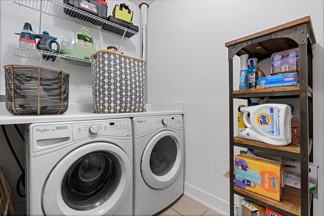 $560,000 | 3047 North Oakley Avenue, Unit 206, Chicago, IL 60618