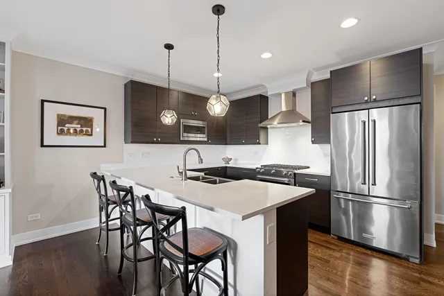 $560,000 | 3047 North Oakley Avenue, Unit 206, Chicago, IL 60618