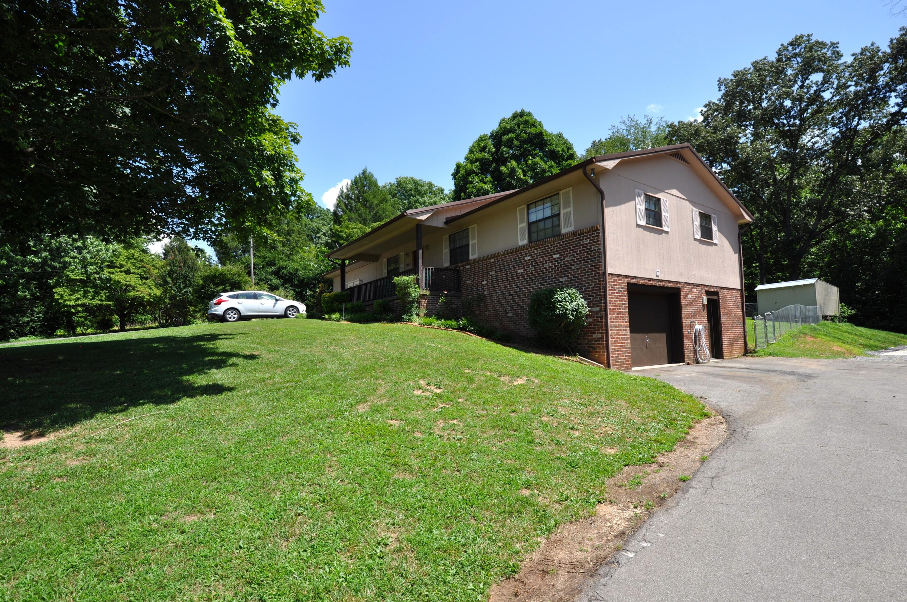 7714 Chestnut Hill Road Townsend, TN 37882 - Photo 1 of 28 DSC_0014