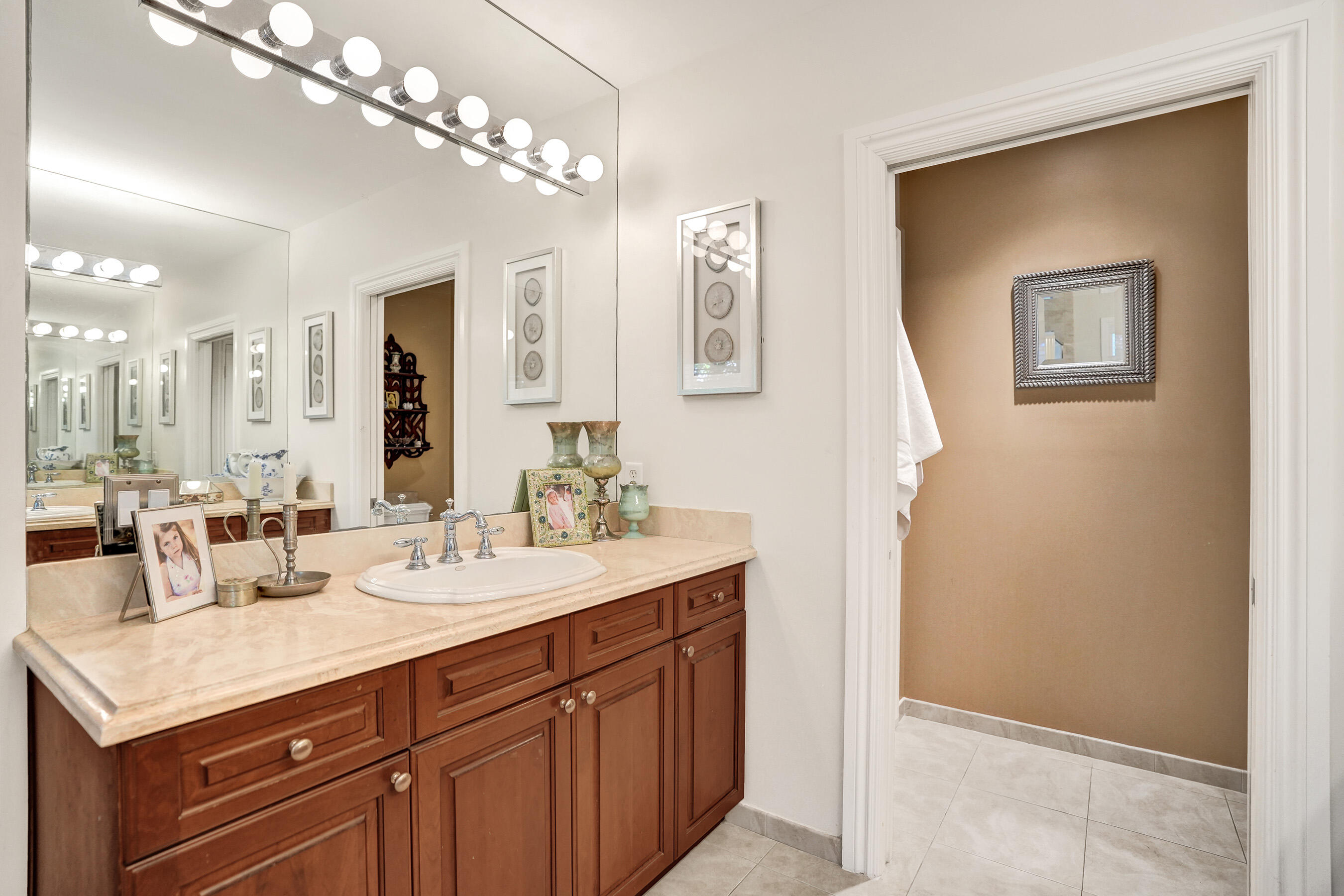 1127 North Victoria Park Road Fort Lauderdale, FL 33304 - Photo 27 of 45 DSC06909