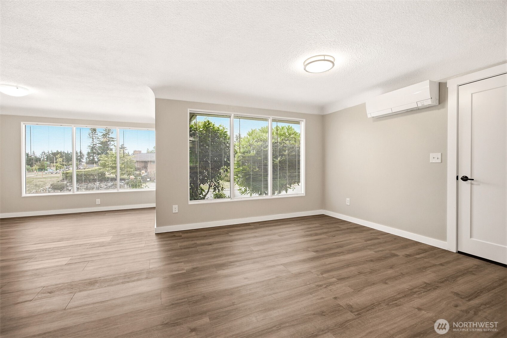 4832 Rucker Avenue Everett, WA 98203 - Photo 7 of 37