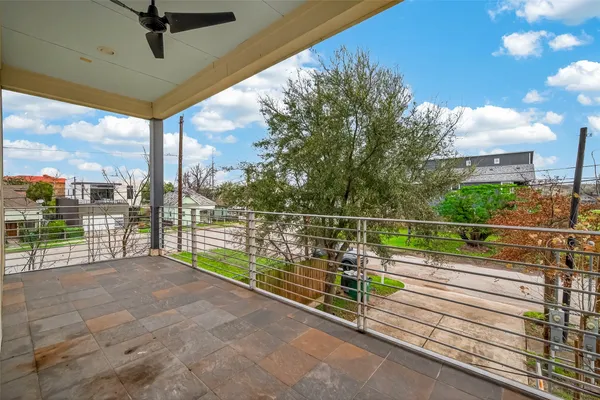 $2,900 | 1819 South Street, Houston, TX 77009