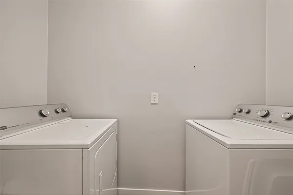 $2,900 | 1819 South Street, Houston, TX 77009