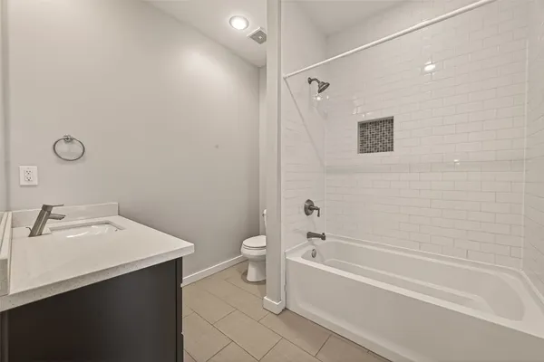 $2,900 | 1819 South Street, Houston, TX 77009