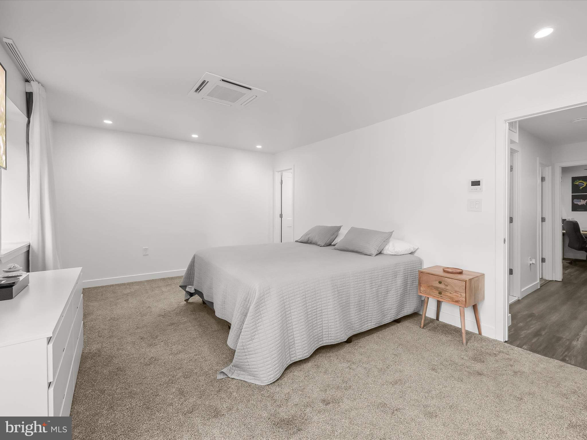 1961 Greenberry Road Baltimore, MD 21209 - Photo 15 of 38 Primary Bedroom Suite