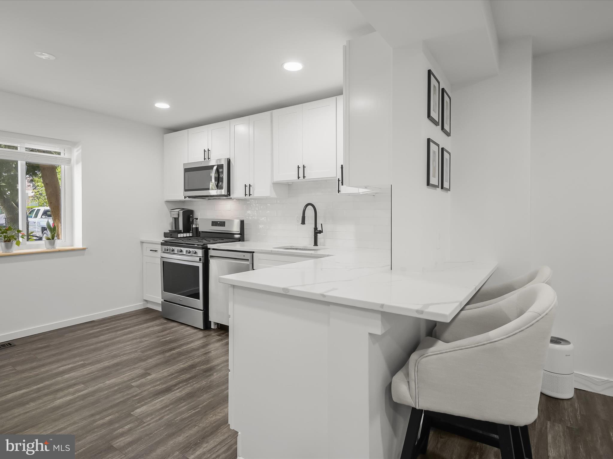 1961 Greenberry Road Baltimore, MD 21209 - Photo 3 of 38 Kitchen