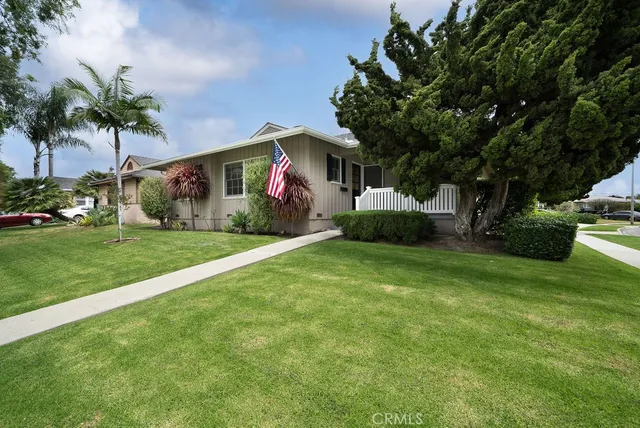 $5,000 | 2542 Vuelta Grande Avenue, Long Beach, CA 90815