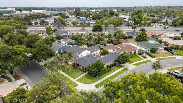 $5,000 | 2542 Vuelta Grande Avenue, Long Beach, CA 90815