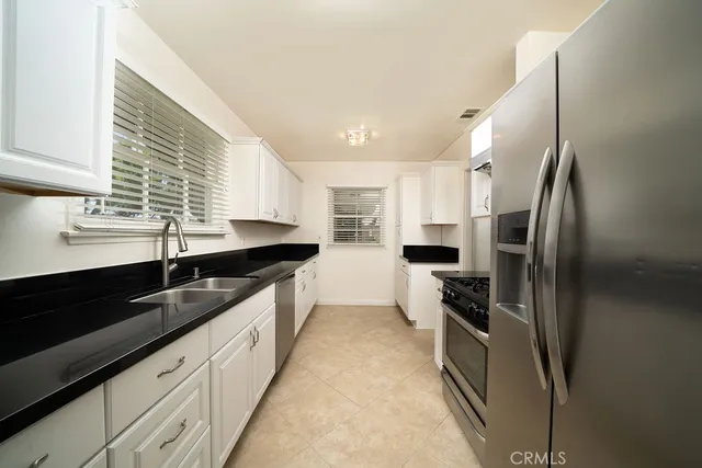 $5,000 | 2542 Vuelta Grande Avenue, Long Beach, CA 90815