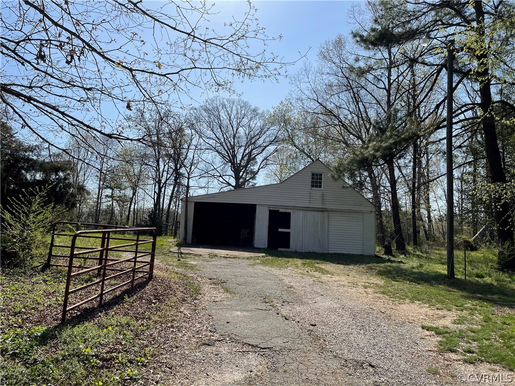 711 Beverstone Road Henrico, VA 23075 - Photo 3 of 7 Gallery Image 3