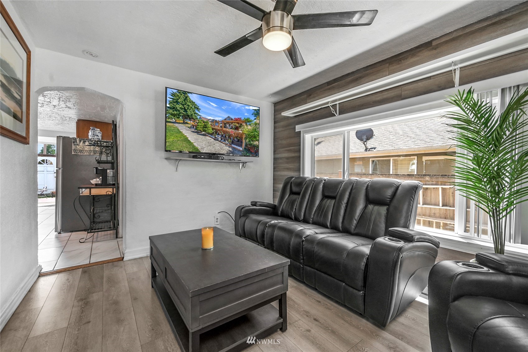 2327 Harrison Avenue Everett, WA 98201 - Photo 3 of 25